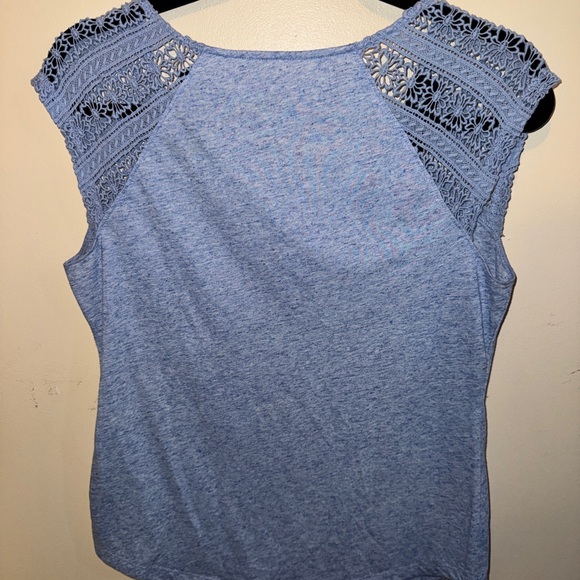 Sonoma Goods for Life blouse features lace crochet details on the shoulders 🍀 - Picture 3 of 4